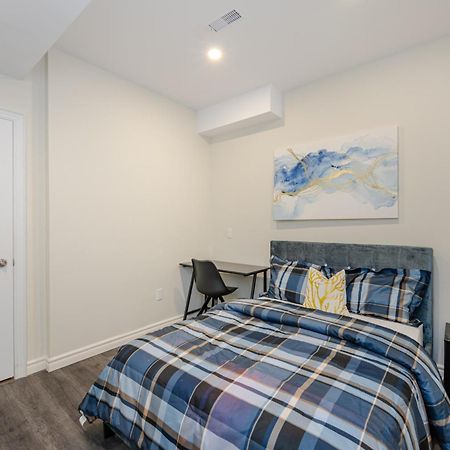 Private Basement Bedrooms In Oakville Exterior photo