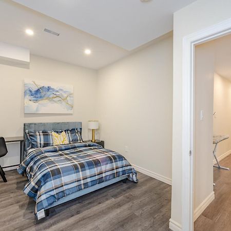 Private Basement Bedrooms In Oakville Exterior photo