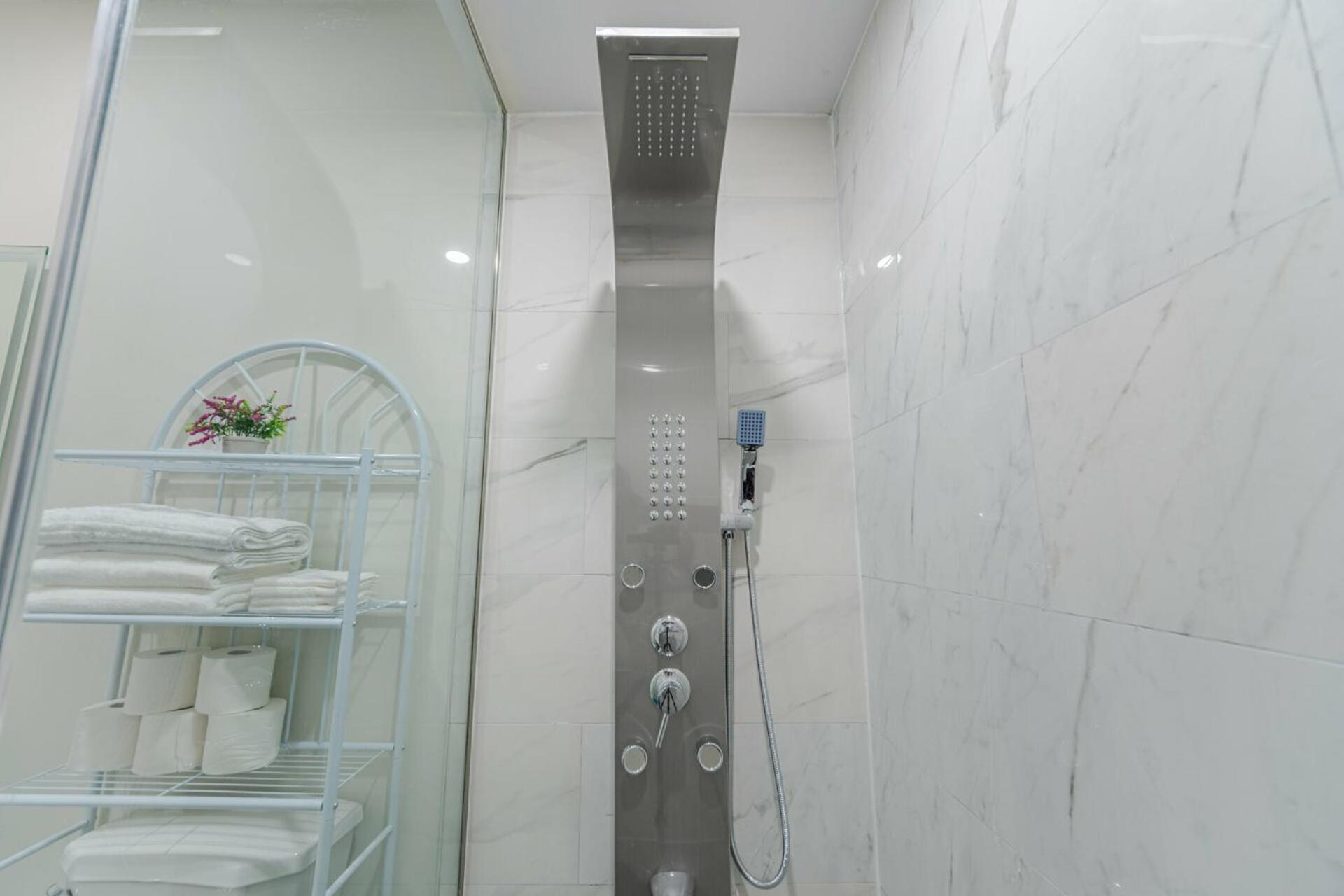 Private Basement Bedrooms In Oakville Exterior photo