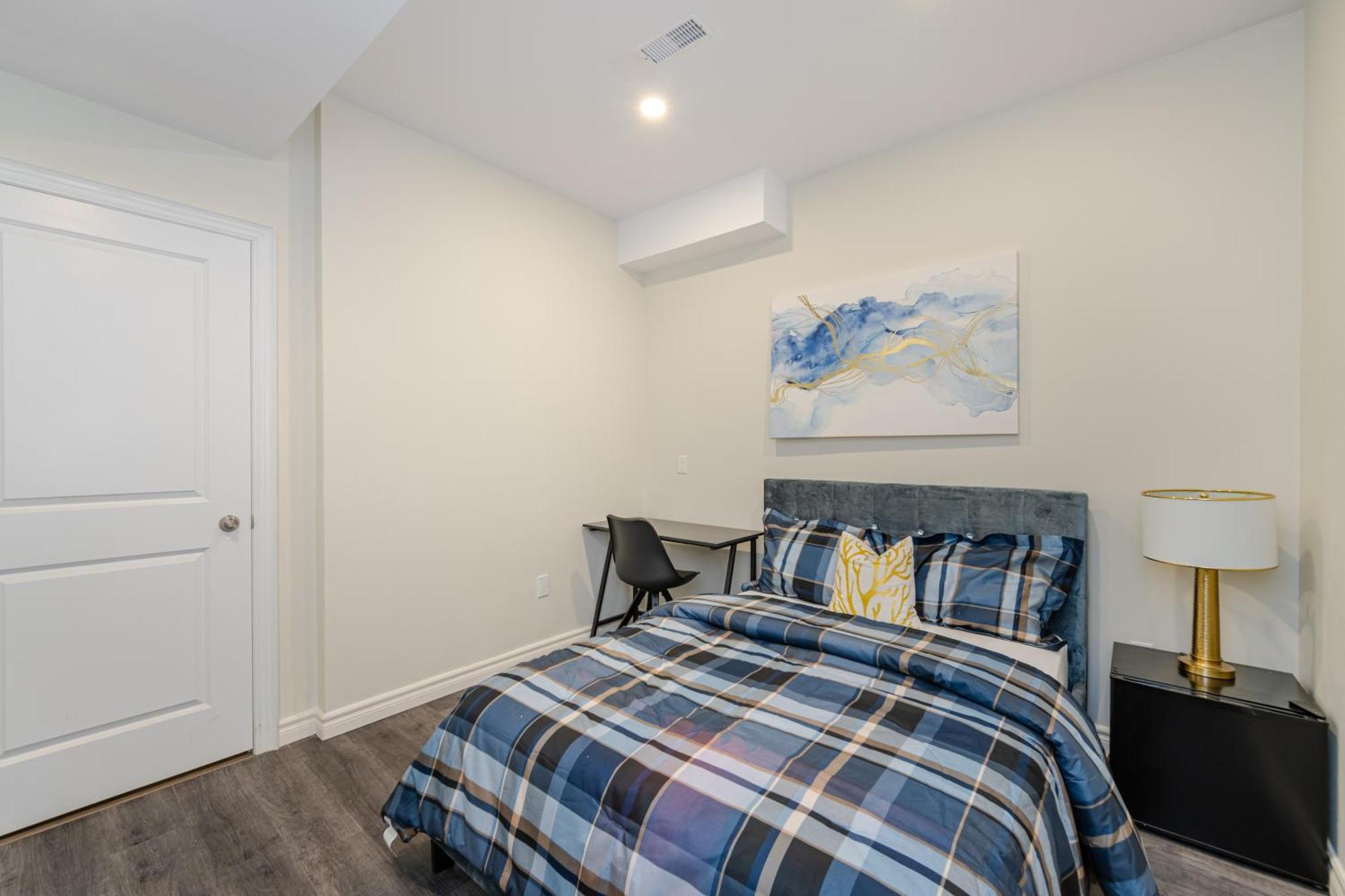Private Basement Bedrooms In Oakville Exterior photo
