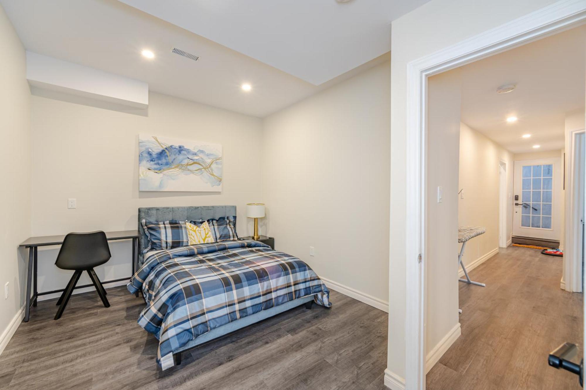 Private Basement Bedrooms In Oakville Exterior photo