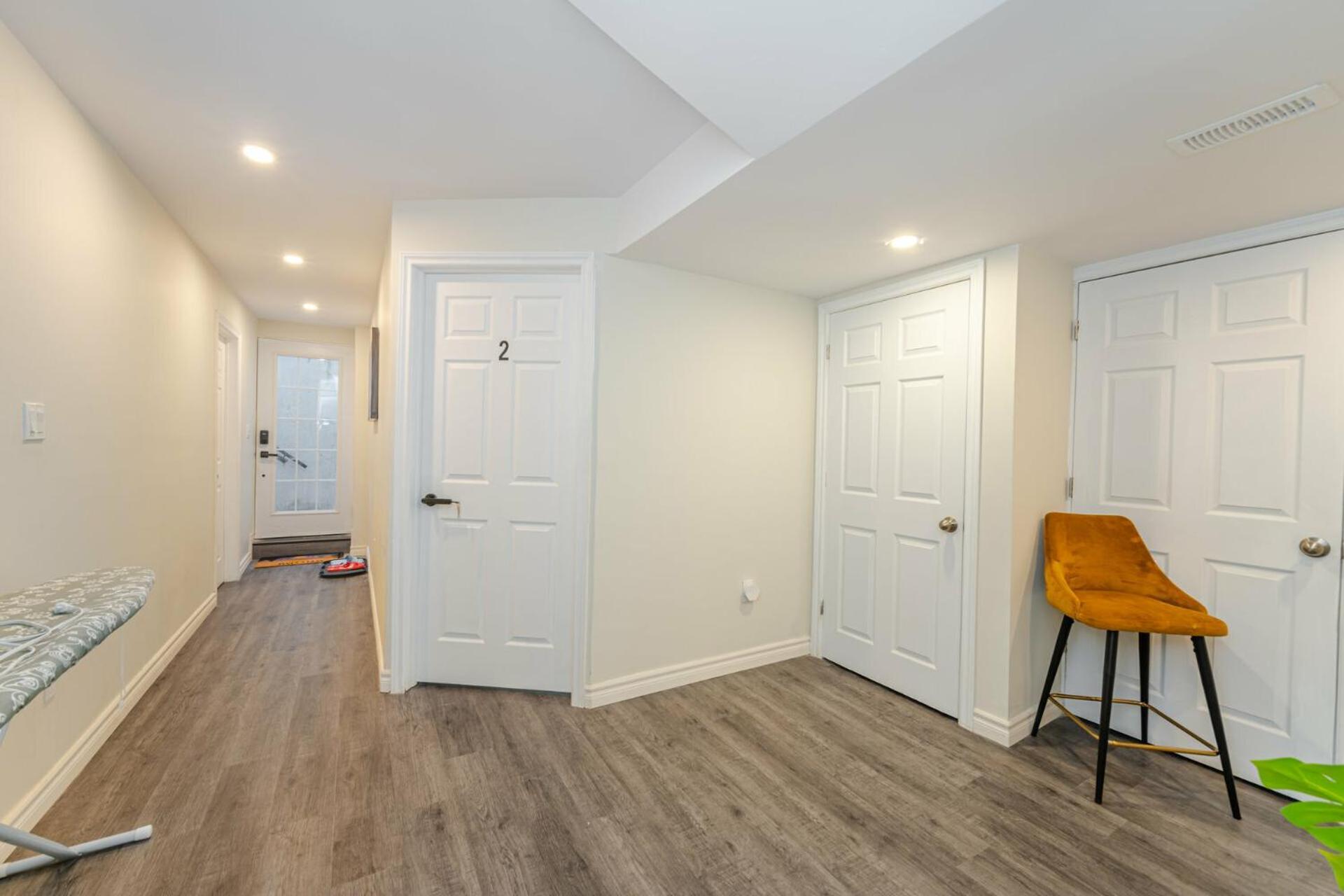 Private Basement Bedrooms In Oakville Exterior photo
