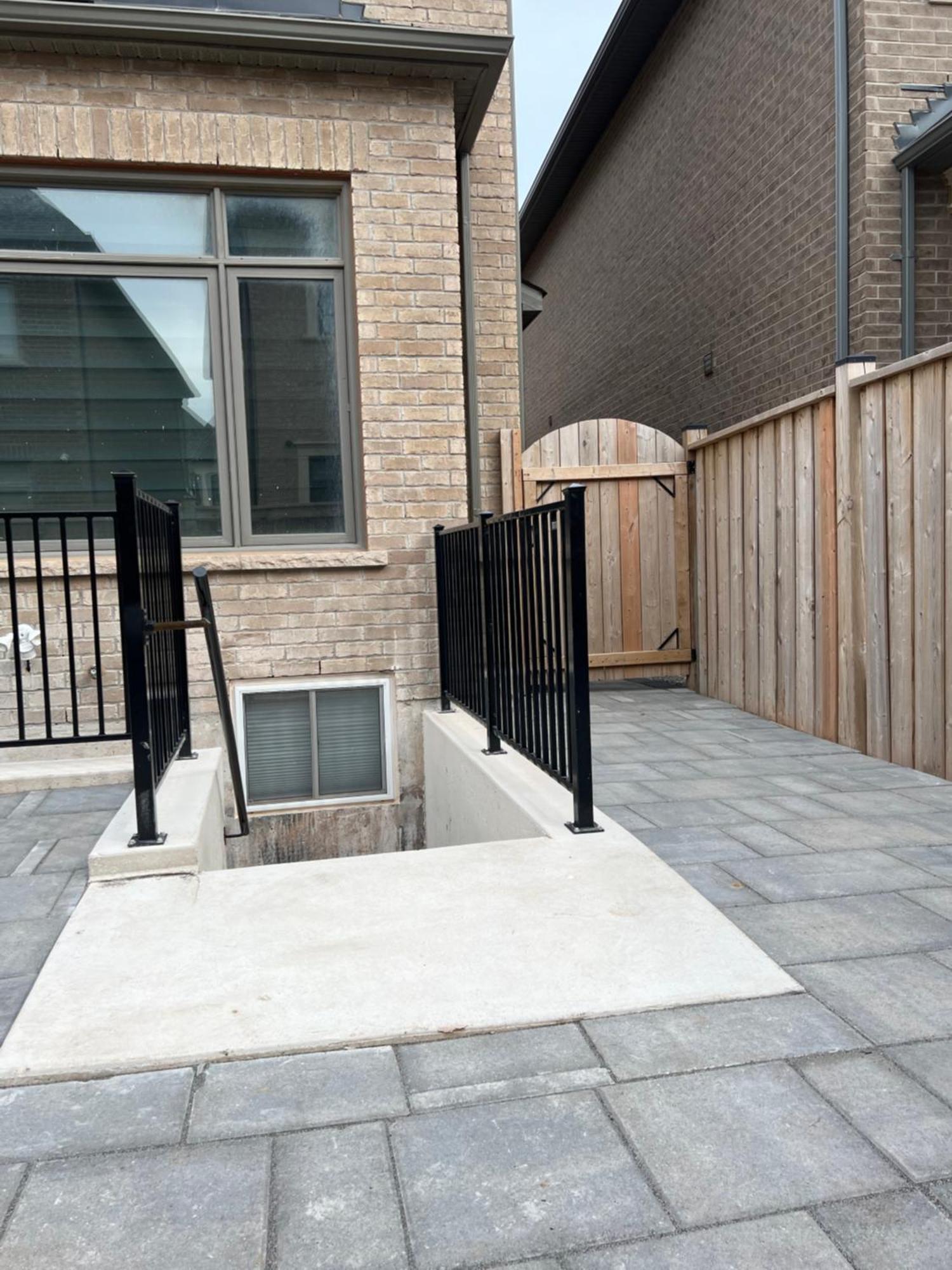 Private Basement Bedrooms In Oakville Exterior photo